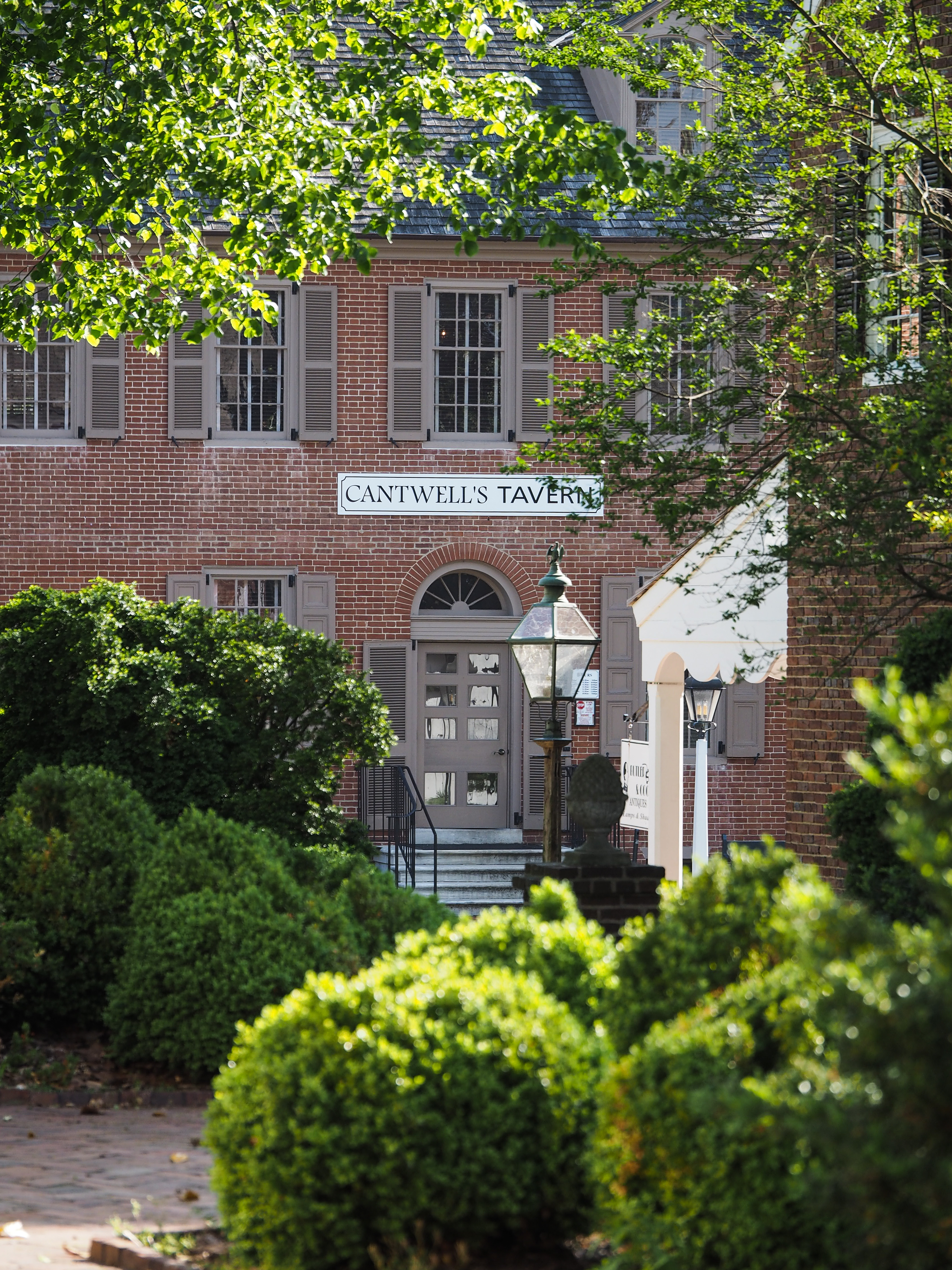 Cantwell's Tavern Restaurant