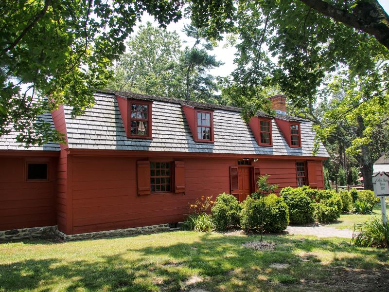Visitor's center at Collins-Sharp House