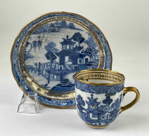 1971.723 cup and saucer