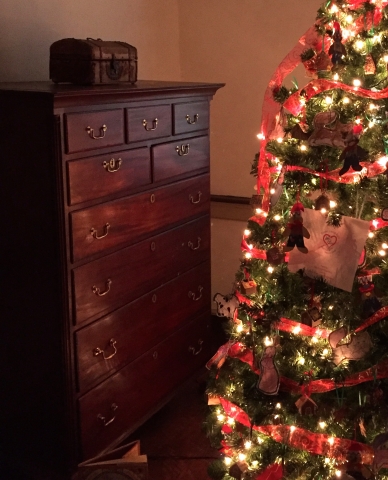 chest of drawers in the guest bedroom at Christmas